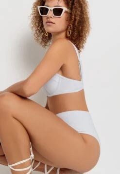 LSCN By LASCANA Bikini-Hose »Gina«, Mit Knappem Rückteil -Sunseeker Bikinis Geschaft a341e654fff568eeb39aeb547b14ea6a