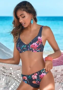 Sunseeker Bügel-Bikini-Top »Modern«, In Kompakterer Form -Sunseeker Bikinis Geschaft b46aa0b40b01fccf0f1e102d80319b53