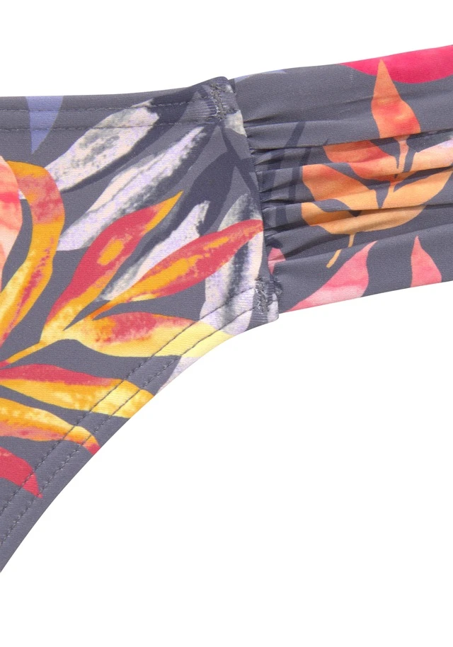 Vivance Bikini-Hose »Leilani«, Mit Gerafften Einsätzen 5 Vivance Bikini-Hose »Leilani«, Mit Gerafften Einsätzen – Bild 3