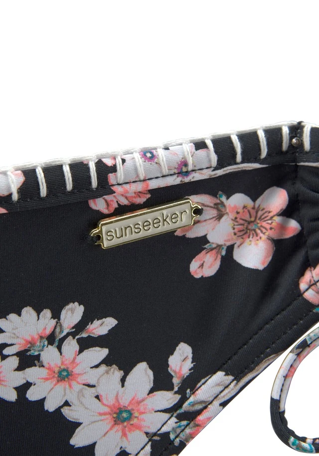 Sunseeker Bikini-Hose »Ditsy«, Mit Seitlichen Bindebändern Und Häkelkante 8 Sunseeker Bikini-Hose »Ditsy«, Mit Seitlichen Bindebändern Und Häkelkante – Bild 6