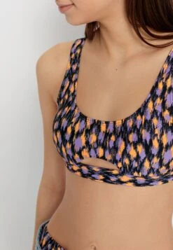 LSCN By LASCANA Bustier-Bikini-Top »Lavista«, Mit Cut-Out Vorne 9 LSCN By LASCANA Bustier-Bikini-Top »Lavista«, Mit Cut-Out Vorne -Sunseeker Bikinis Geschaft cc4bd3b2b4cc4548b80d47dfd9da1a14