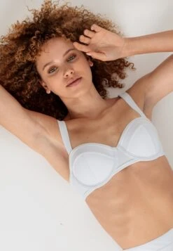 LSCN By LASCANA Bügel-Bikini-Top »Gina«, Mit Ziernähten -Sunseeker Bikinis Geschaft f4d7694eb74f1e2f0f75ec10639a3022