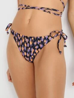 LSCN By LASCANA Bikini-Hose »Lavista«, Besonders Knapp Geschnitten -Sunseeker Bikinis Geschaft feea8fabf529efb1110994258010e046