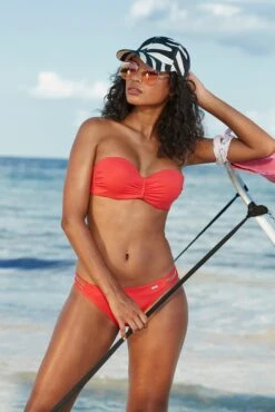 Bench. Bügel-Bandeau-Bikini-Top, Im Uni-Style -Sunseeker Bikinis Geschaft 0148f0d2a38b86e6ed348847b3326357