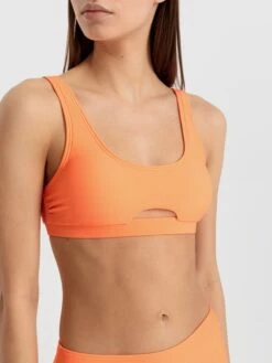 LSCN By LASCANA Bustier-Bikini-Top »Gina«, Mit Cut-Out Vorne 28 LSCN By LASCANA Bustier-Bikini-Top »Gina«, Mit Cut-Out Vorne -Sunseeker Bikinis Geschaft 9fc2f6e50aa61c411ff6dd6cf8b05e2c