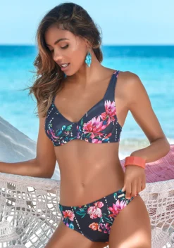 Sunseeker Bikini-Hose »Modern«, Mit Blumendruck 14 Sunseeker Bikini-Hose »Modern«, Mit Blumendruck -Sunseeker Bikinis Geschaft b46aa0b40b01fccf0f1e102d80319b53