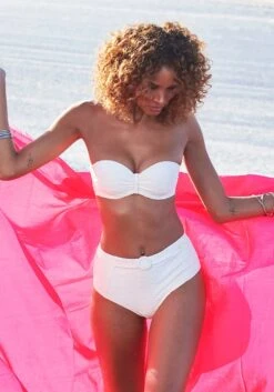 Sunseeker Bügel-Bandeau-Bikini-Top »Loretta«, Mit Strukturmuster -Sunseeker Bikinis Geschaft ba9926f532214ee1cc575cc29283d80f