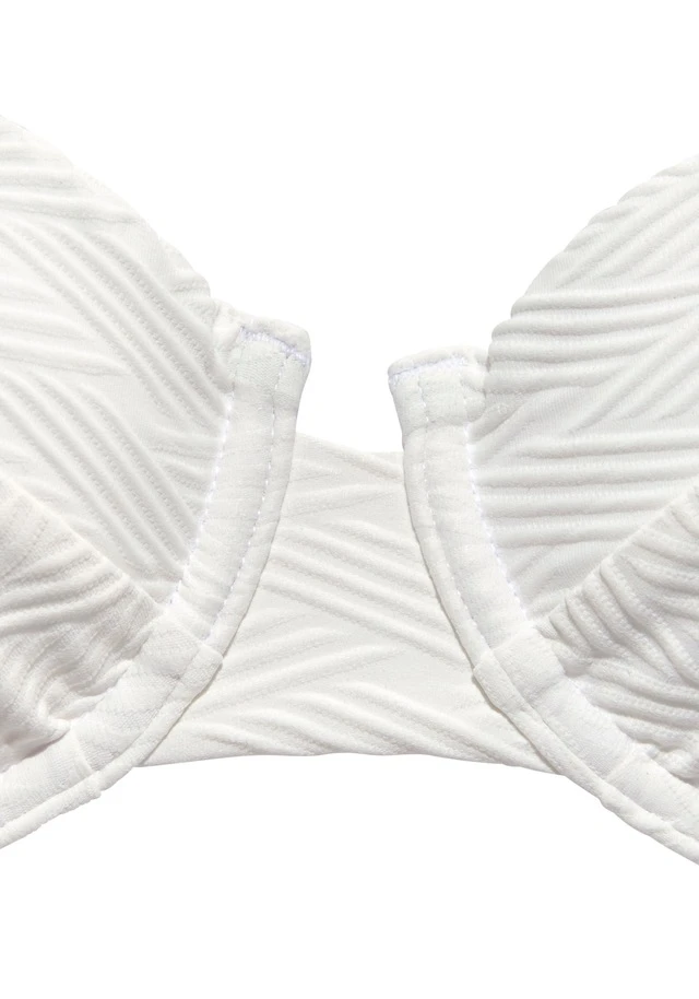 Sunseeker Bügel-Bikini-Top »Loretta«, Mit Strukturmuster 14 Sunseeker Bügel-Bikini-Top »Loretta«, Mit Strukturmuster – Bild 12