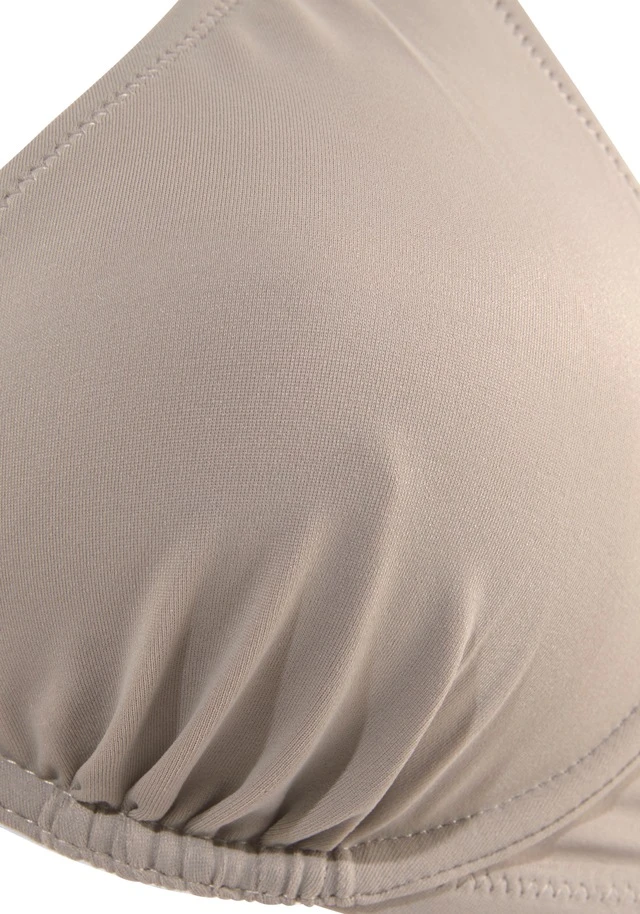 Bruno Banani Bügel-Bikini, Mit Gold-schwarzenen Accessories 12 Bruno Banani Bügel-Bikini, Mit Gold-schwarzenen Accessories – Bild 10