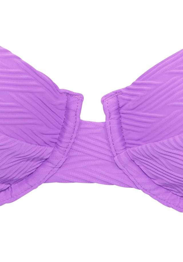 Sunseeker Bügel-Bikini-Top »Loretta«, Mit Strukturmuster 22 Sunseeker Bügel-Bikini-Top »Loretta«, Mit Strukturmuster – Bild 20